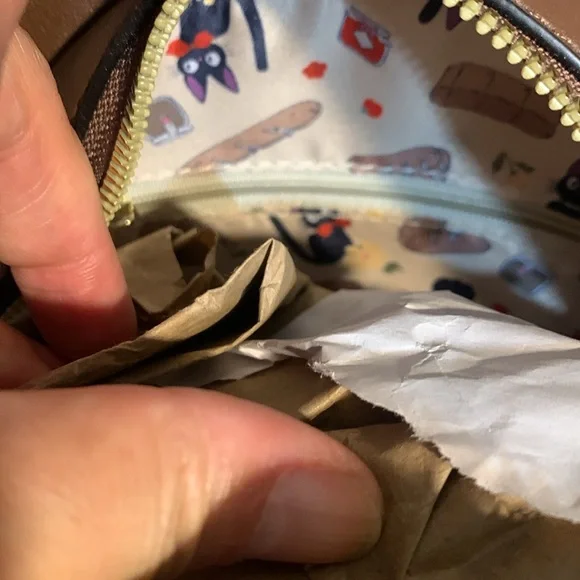 Studio Ghibli Her Universe Kiki's Delivery Service Bread Wreath Crossbody Bag - Picture 9 of 12